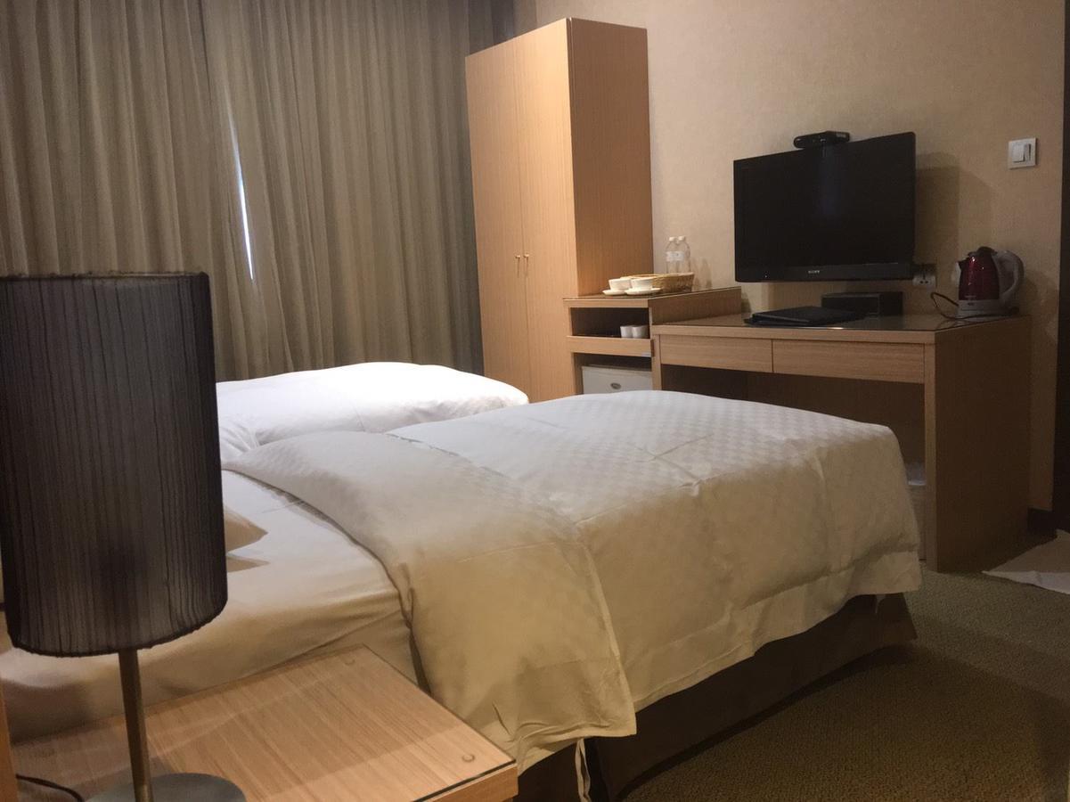 The Metro Hotel Taichung Extérieur photo