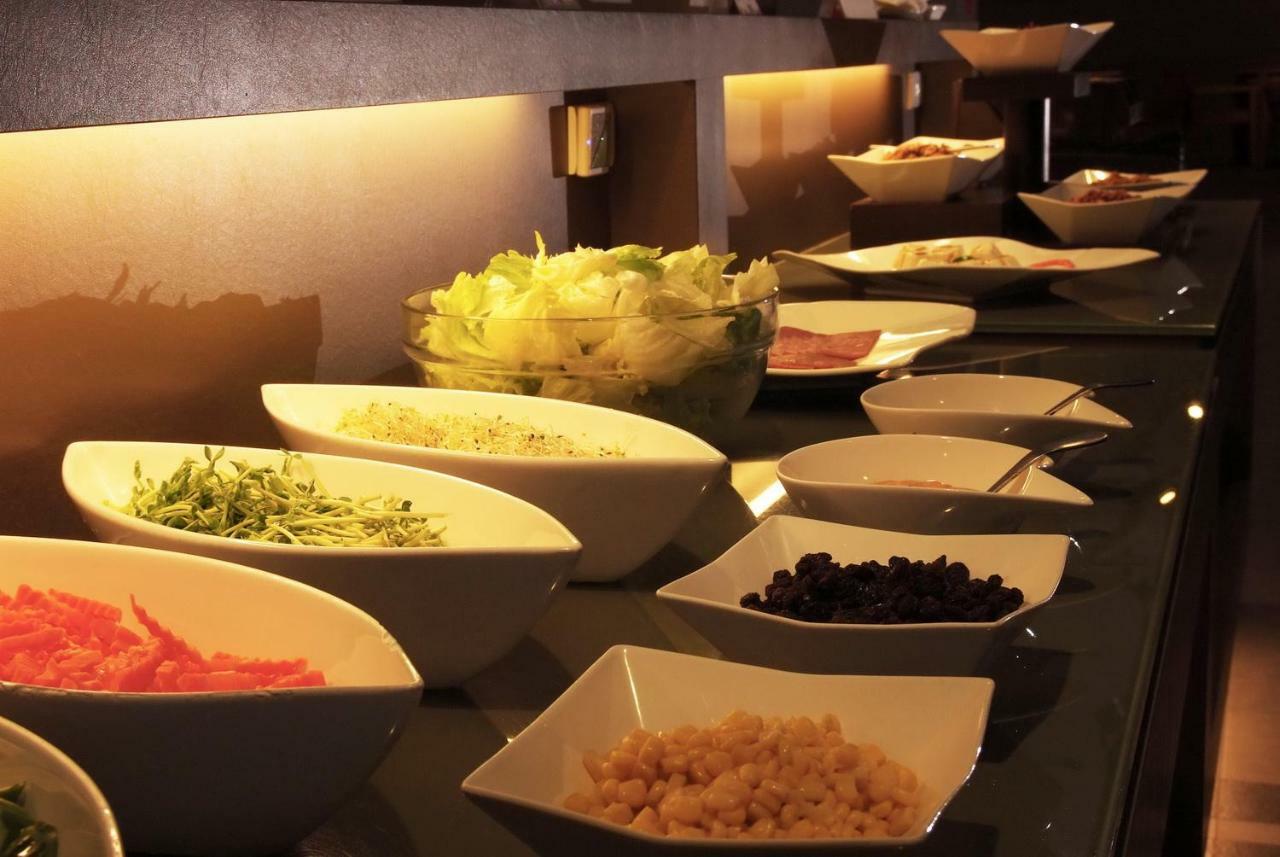 The Metro Hotel Taichung Extérieur photo