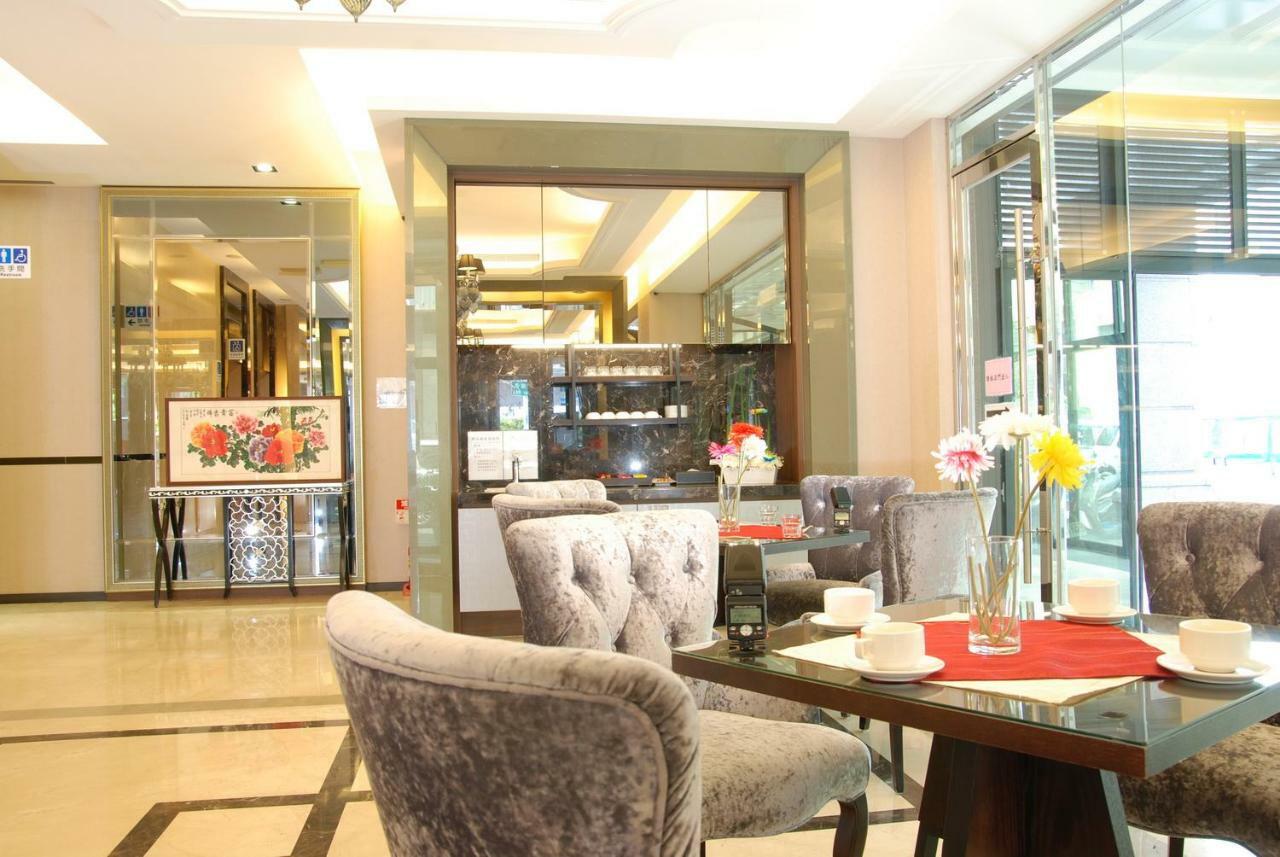 The Metro Hotel Taichung Extérieur photo