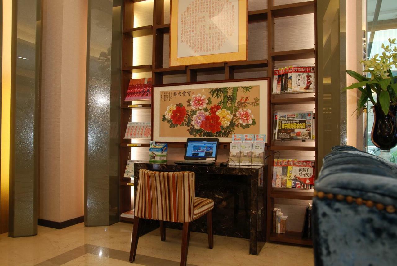 The Metro Hotel Taichung Extérieur photo