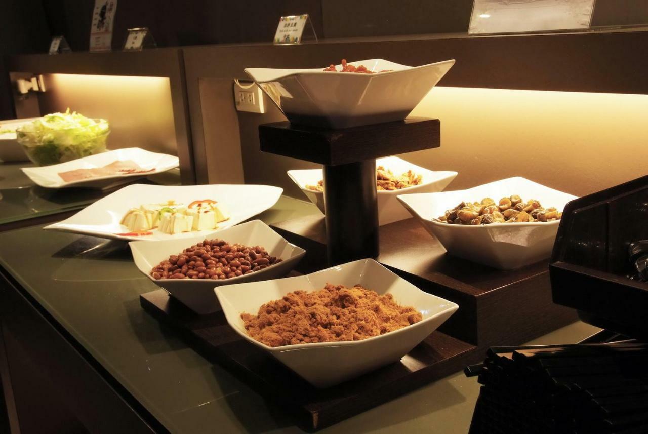 The Metro Hotel Taichung Extérieur photo