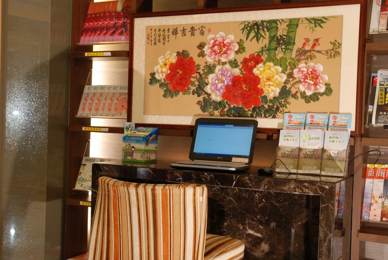 The Metro Hotel Taichung Extérieur photo
