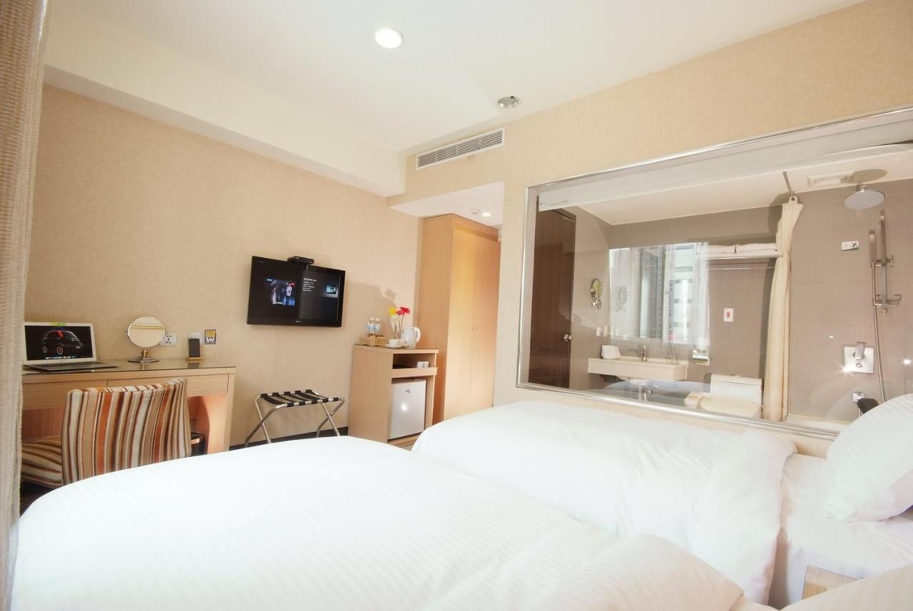 The Metro Hotel Taichung Extérieur photo