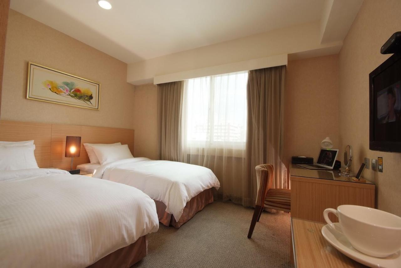 The Metro Hotel Taichung Extérieur photo