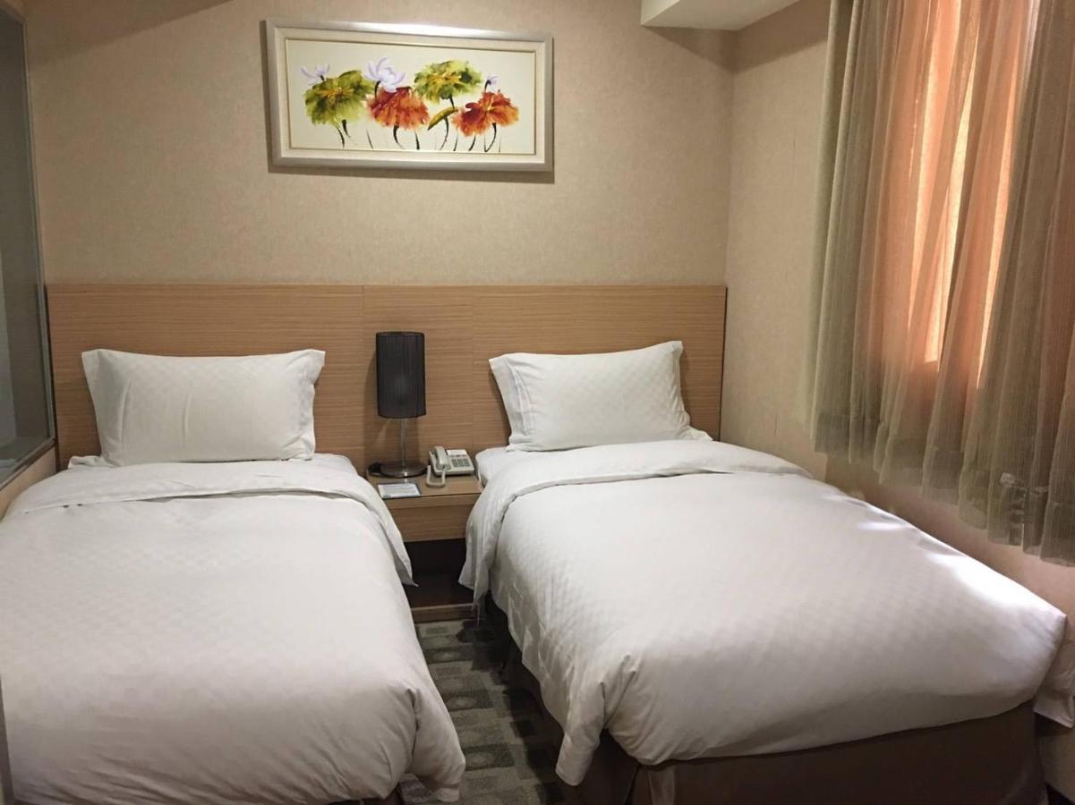 The Metro Hotel Taichung Extérieur photo